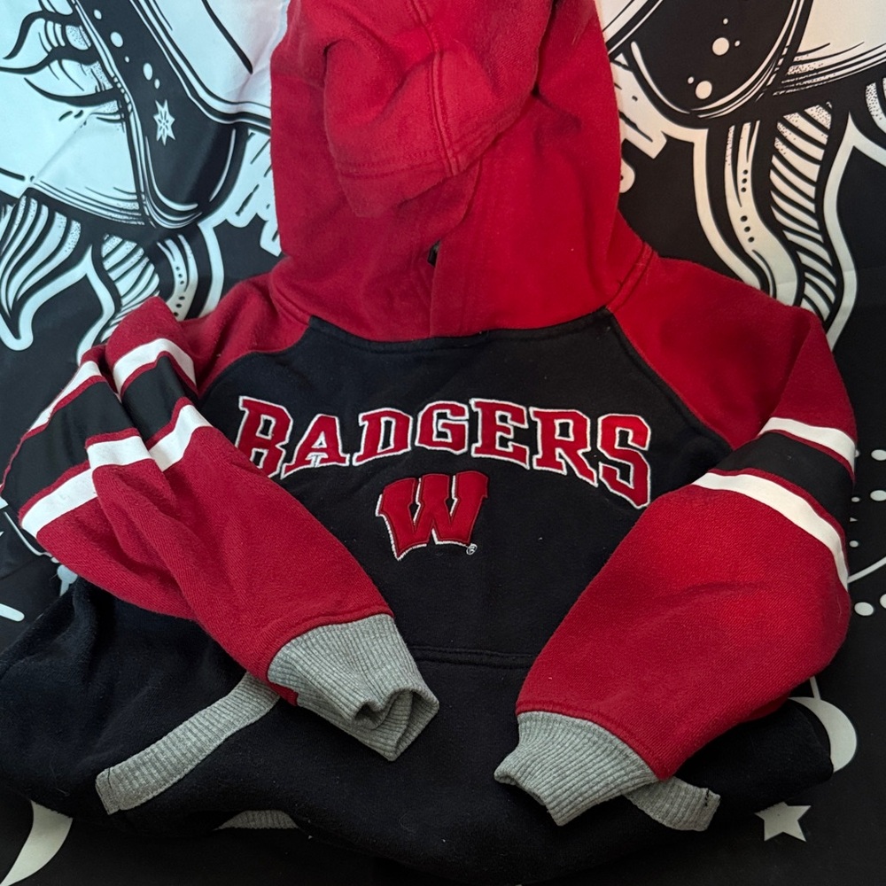 University of Wisconsin Badgers Red & Black Kids Hoodie